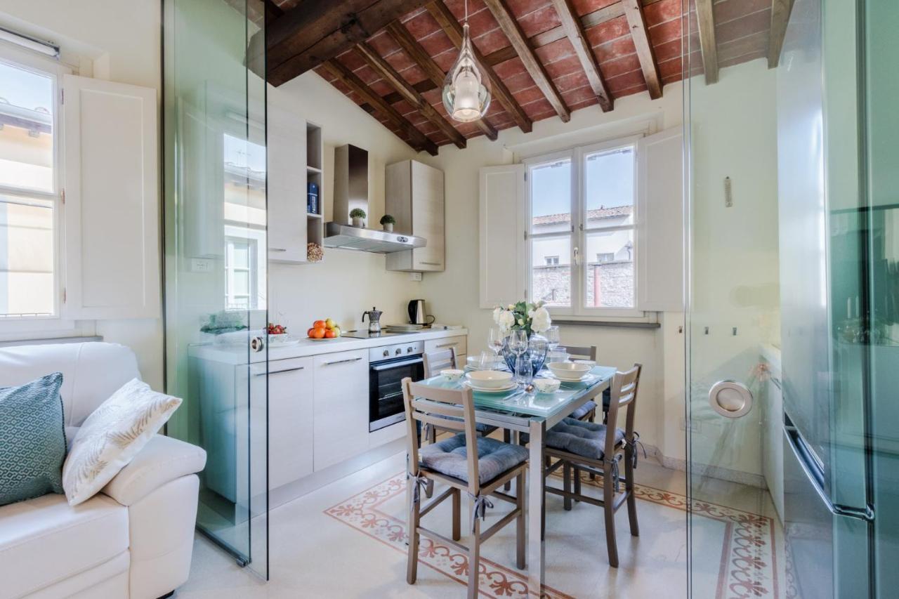 Helene Smart Flat With Elevator Inside Lucca Apartamento Exterior foto