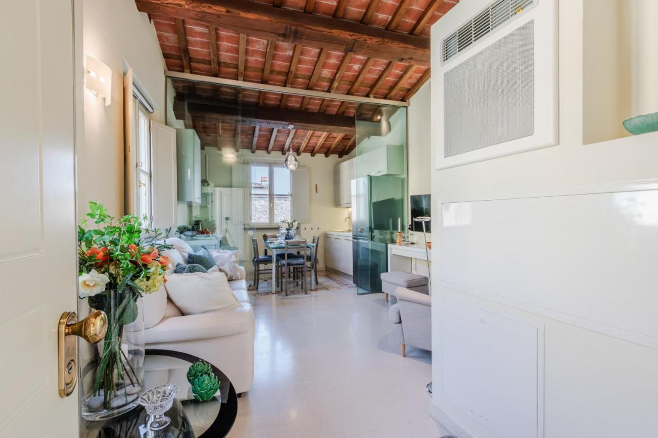 Helene Smart Flat With Elevator Inside Lucca Apartamento Exterior foto